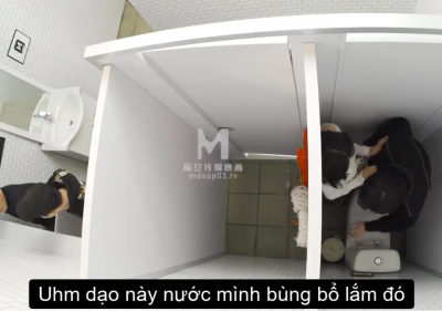 Chơi public em cave hàng ngon trong nhà vệ sinh công cộng quá tuyệt vời
